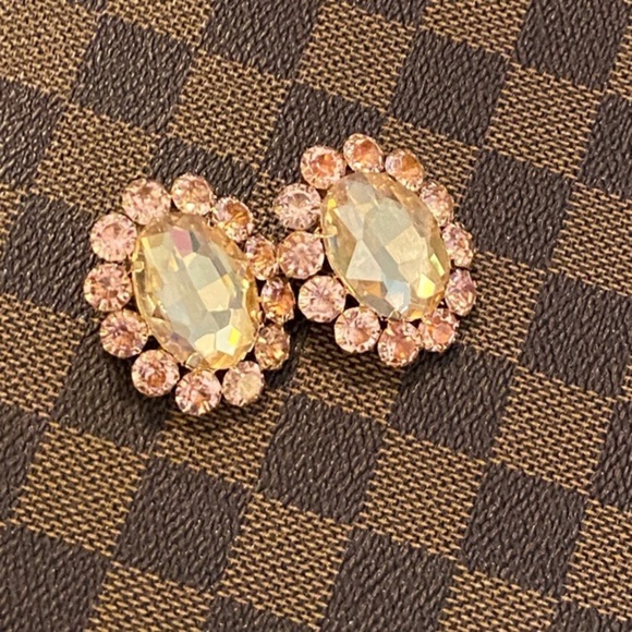 NWT Large Pink Jewels Stud Statement Earrings - Picture 7 of 13